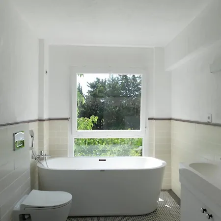 Ur La Maison Szálloda 3*